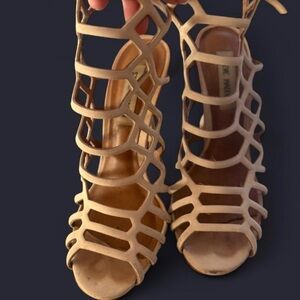 Steve Madden - Size 7.5 Elegant and Beautiful Tan Women's Heels